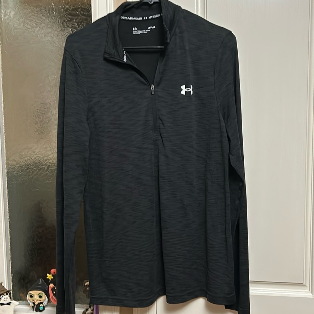 Under Armour black mock turtleneck long sleeve shirt. Size L